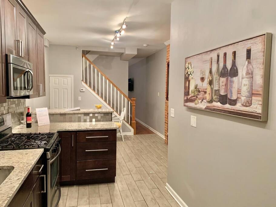 Upscale 2Bd/1.5Ba Townhome Mins To Jhh & Downtown Βαλτιμόρη Εξωτερικό φωτογραφία